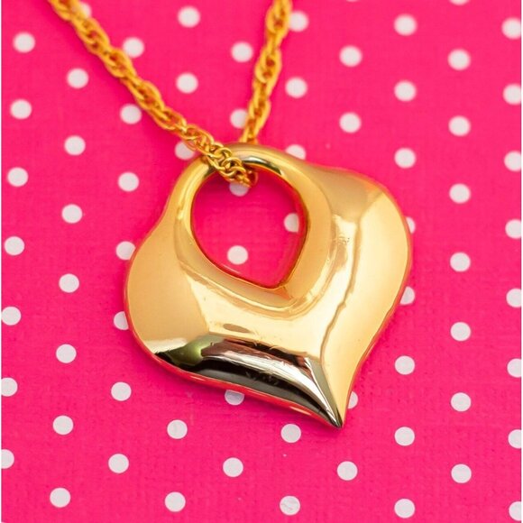 Vintage Artistic Heart Gold Tone Necklace 18 inch - Made in USA - P12 - Picture 1 of 3